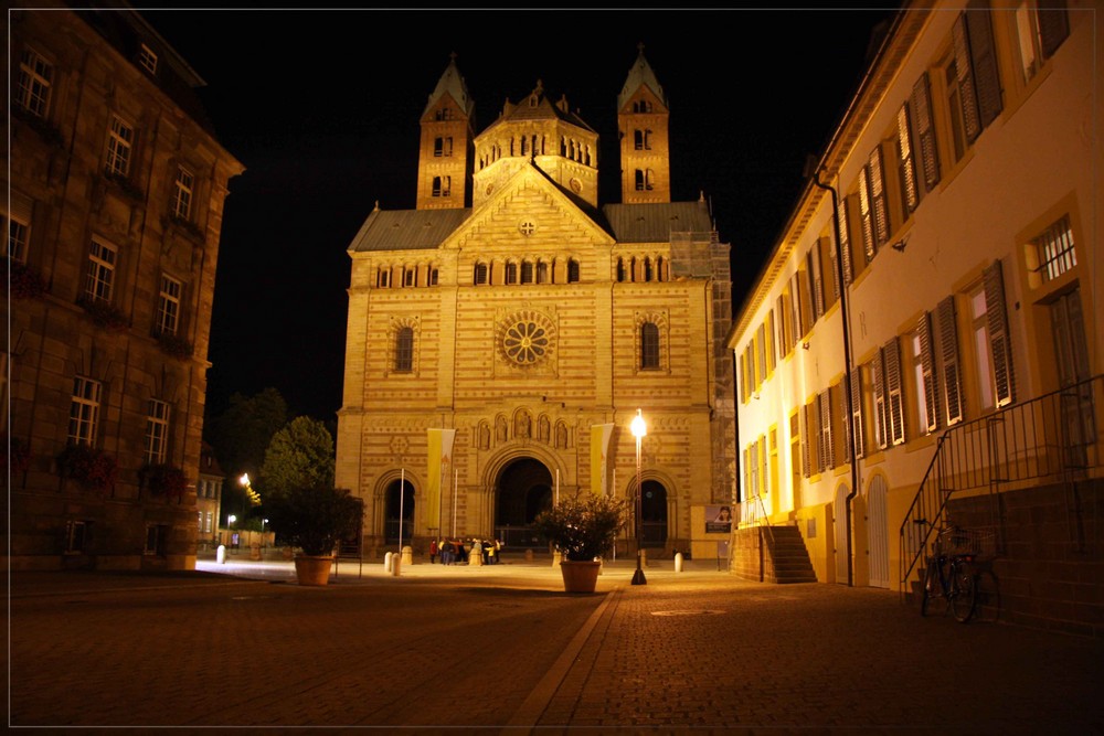 Dom zu Speyer bei Nacht