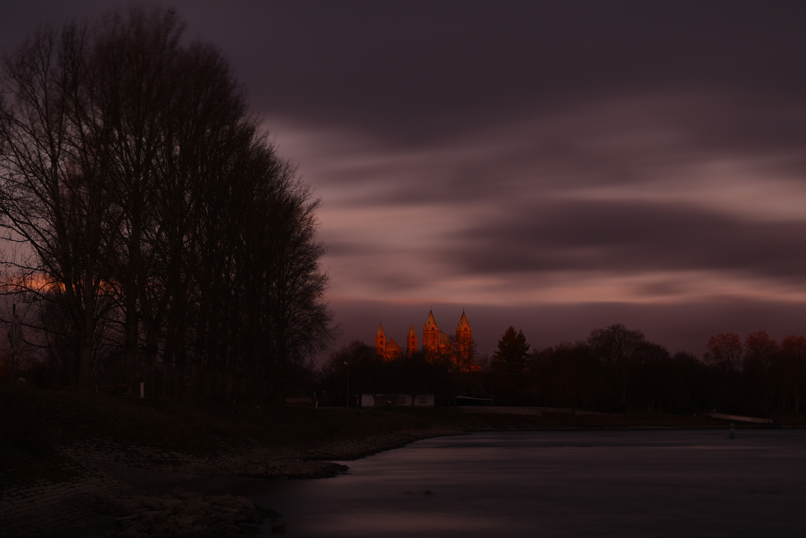 Dom zu Speyer beim Sonnenaufgang