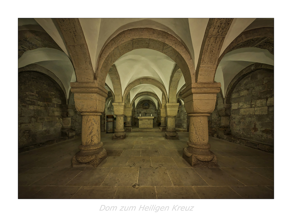 Dom zum Heiligen Kreuz in Nordhausen " Blick in die Krypta..."