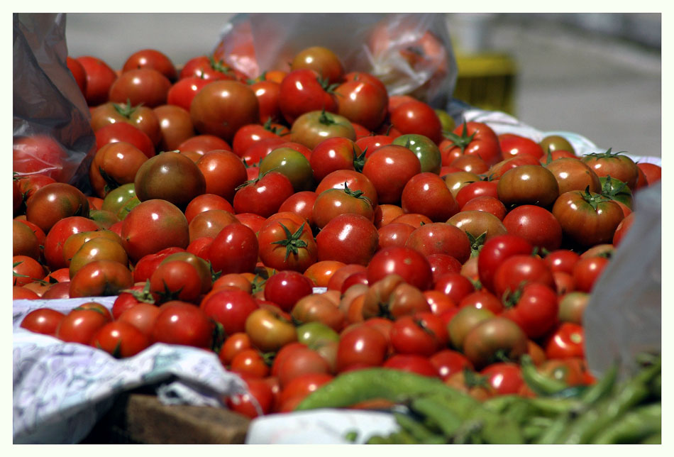 Domates... Die Griechen-Tomaten zu den Kartoffeln -