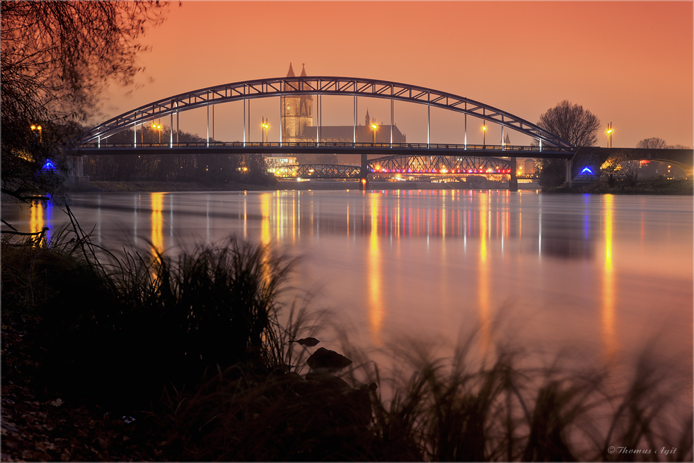 Domblick in Rot