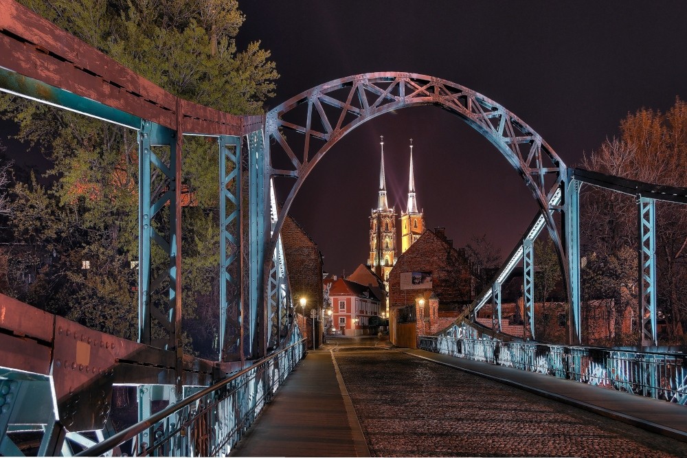 Dombrücke trifft den Dom