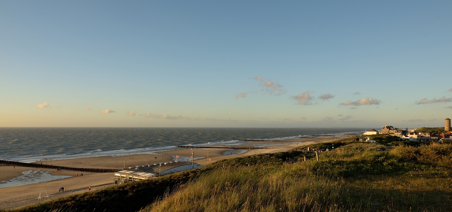 Domburg ist das älteste Zeeland Seebad. Es kombiniert einen...