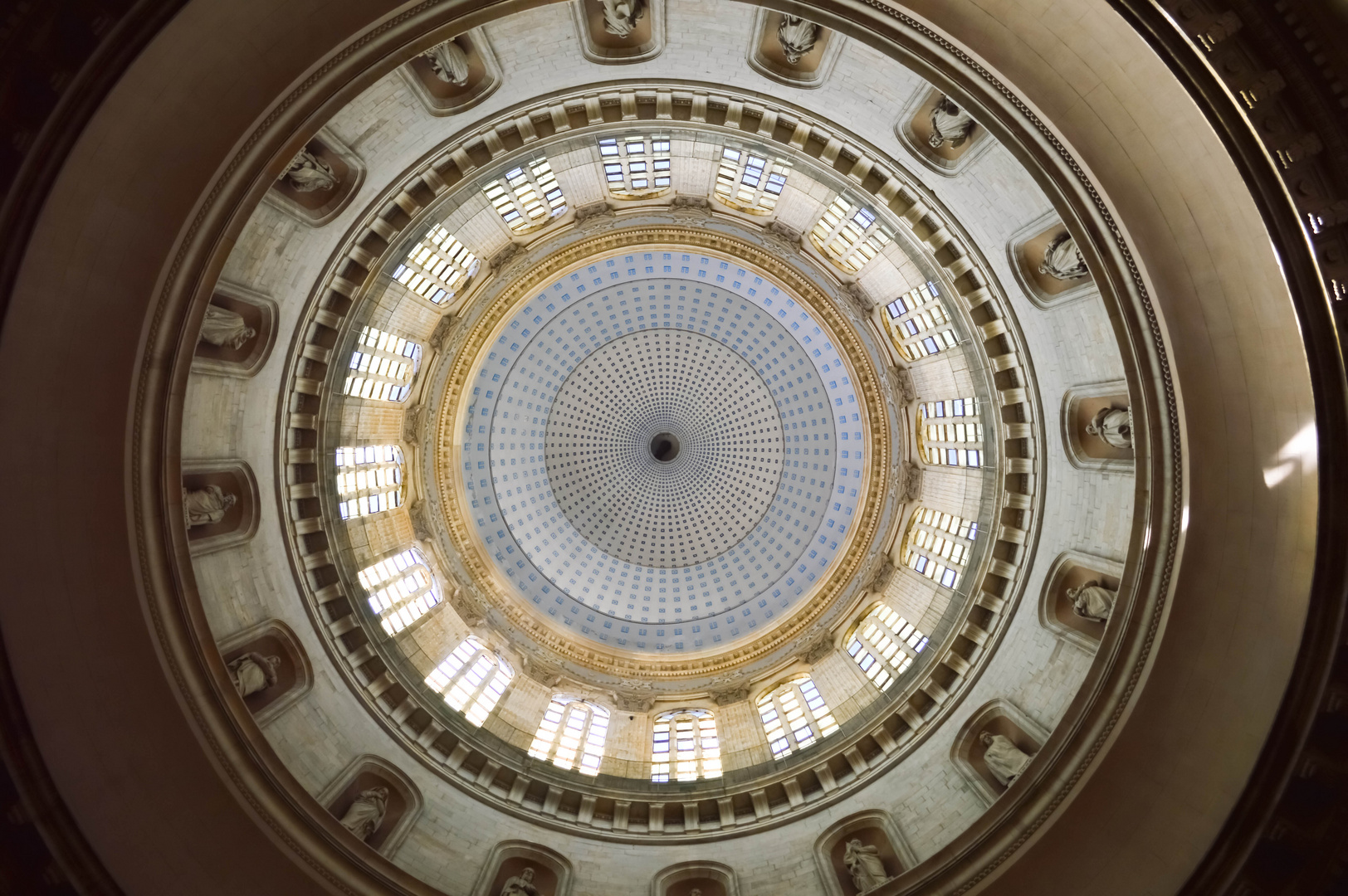 dome de la cathedrale de boulogne sur mer