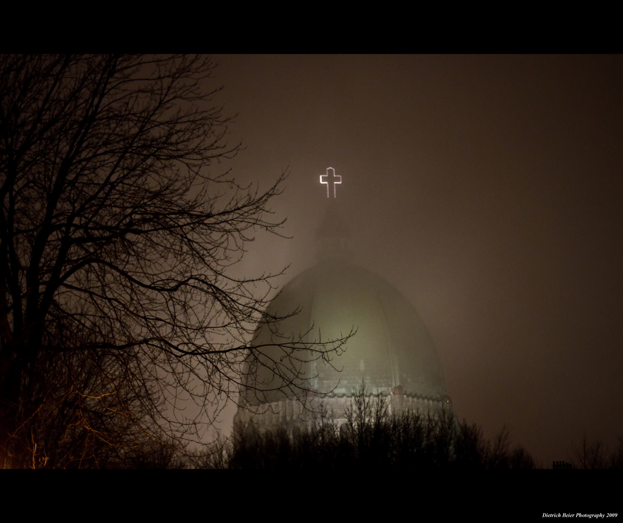 Dome in the night, Montreal