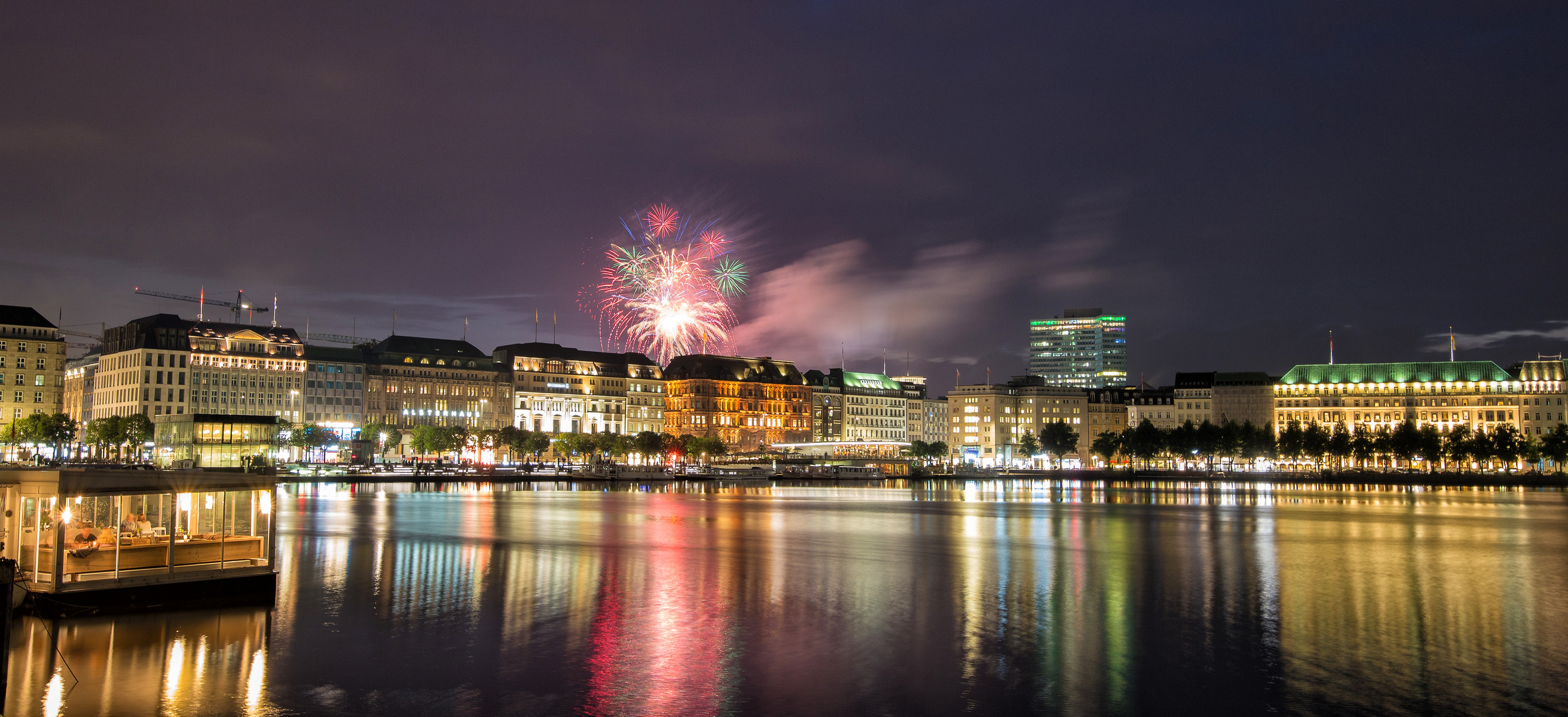 Domfeuerwerk an der Alster