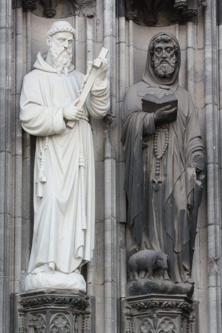 Domkirche St. Peter und Maria in Köln -Alt und Neu