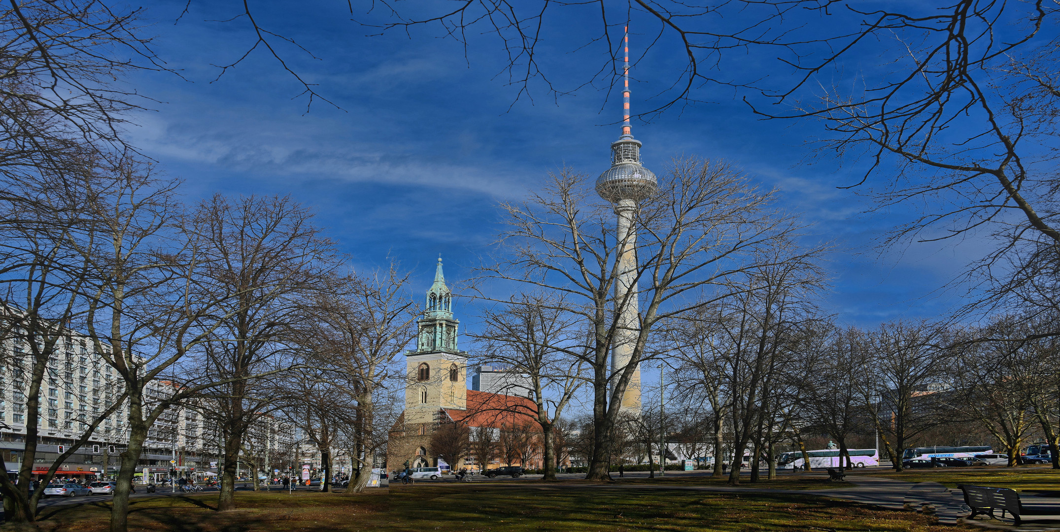 Domplatz Berlin Mitte mit Alex