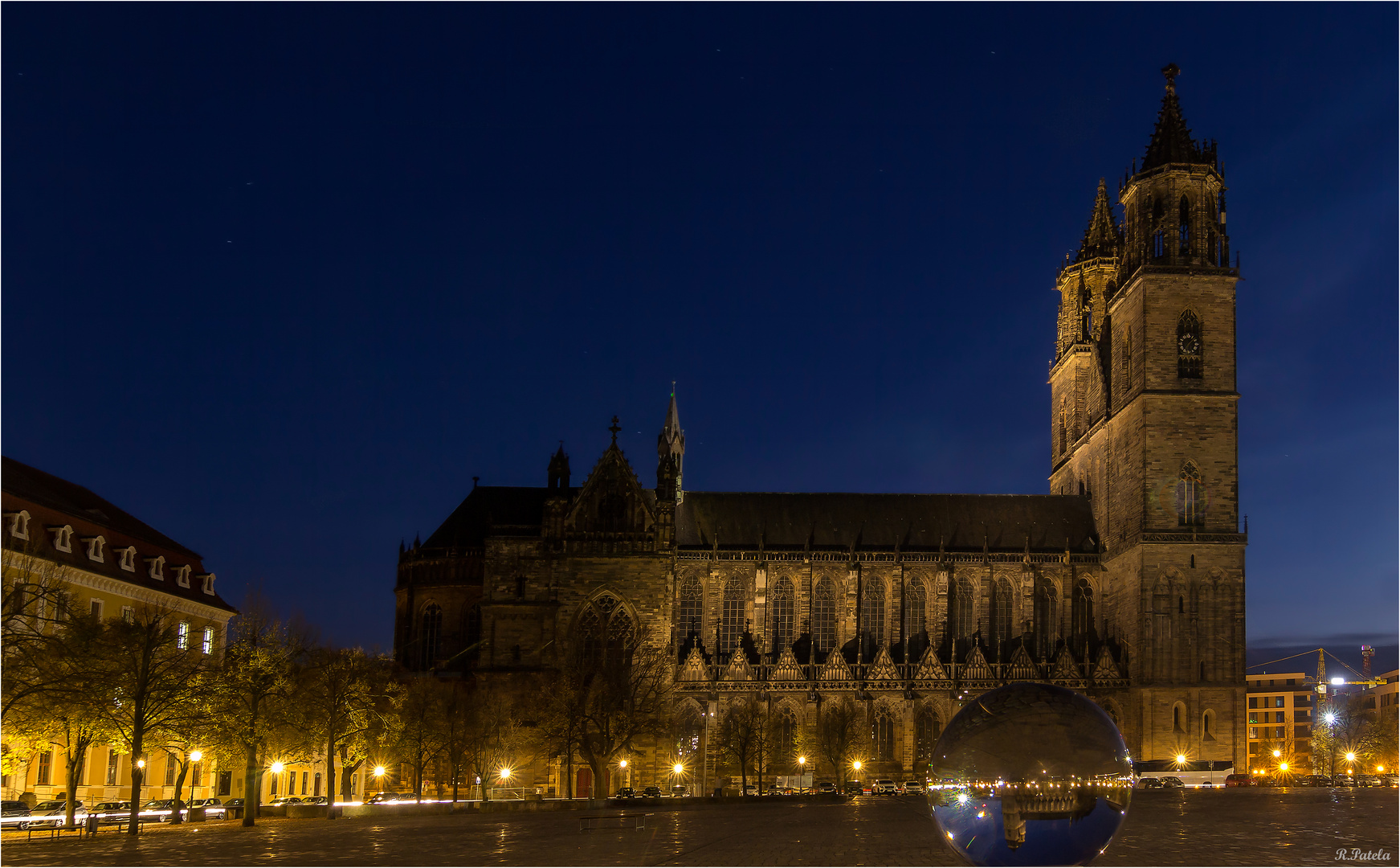 Domplatz mit Kugel