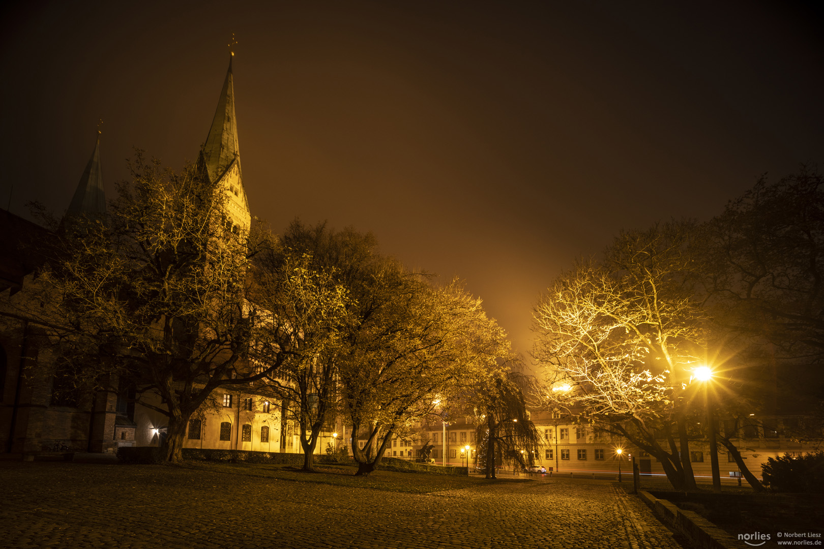 Domvorplatz im Licht