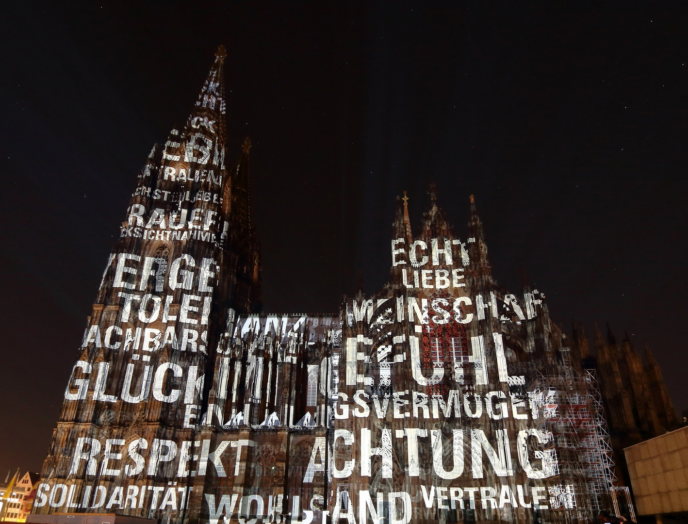 "Dona nobis pacem" - Illumination am Kölner Dom