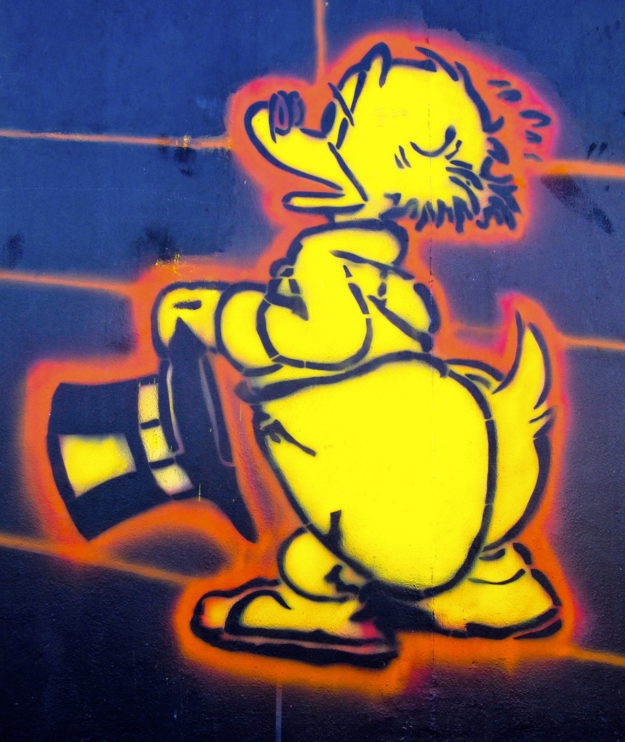 Donald Duck Graffiti Foto & Bild | stillleben, figuren und miniaturen