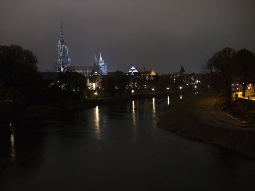 Donau bei Nacht