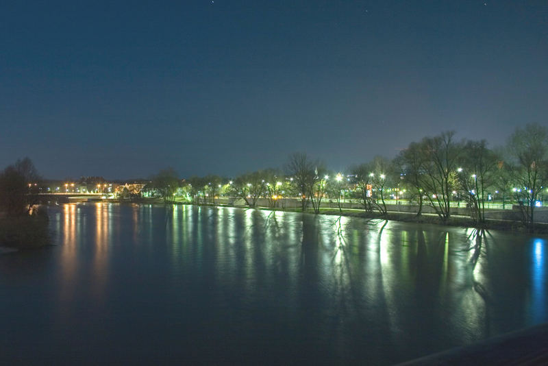 Donau bei Nacht