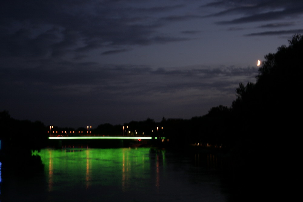 Donau bei Nacht