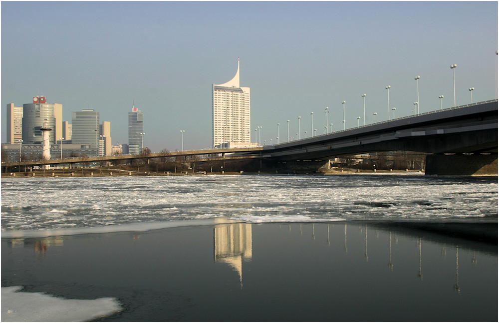 Donau im Winter von Ulrike Krenn