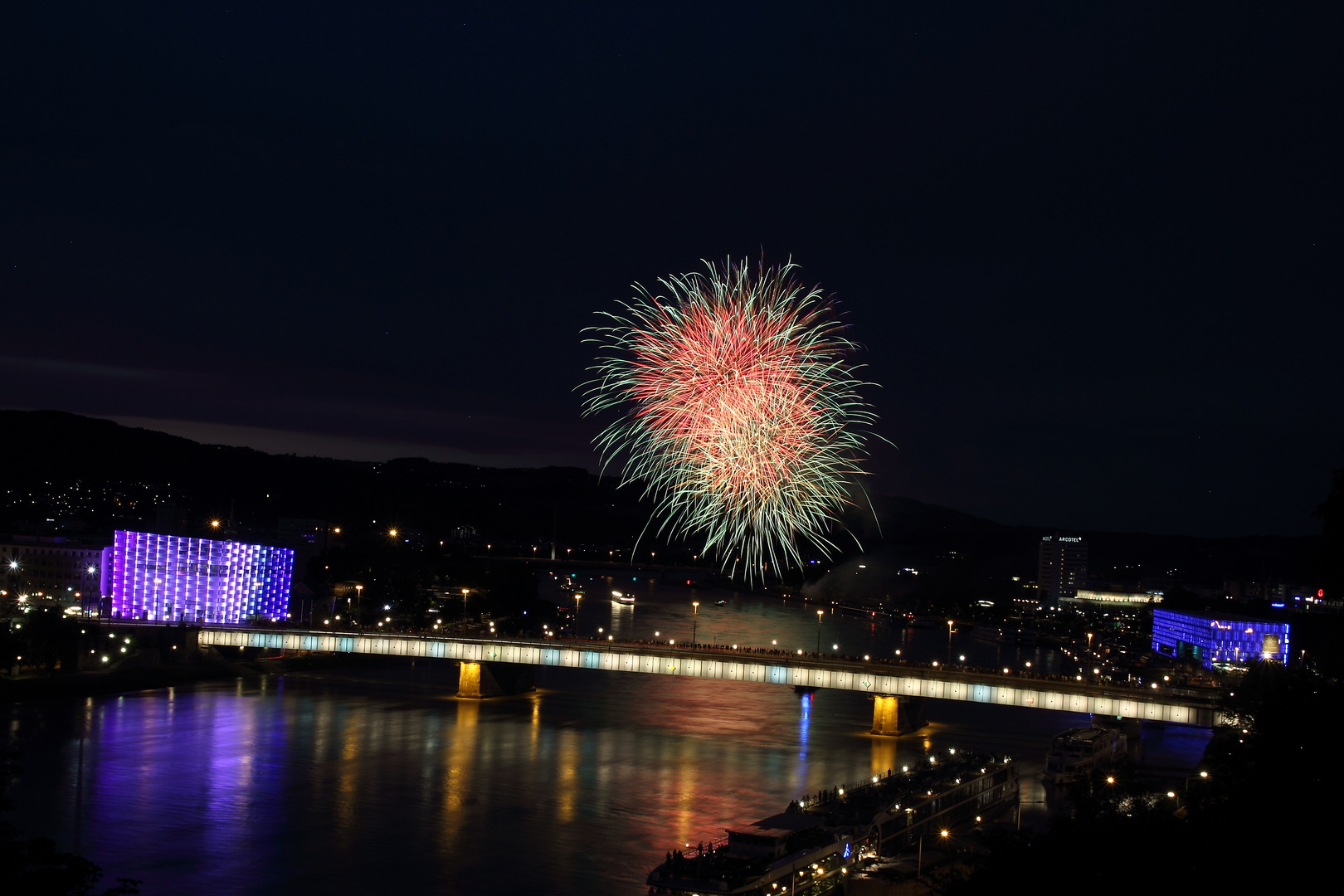 Donau in Flammen