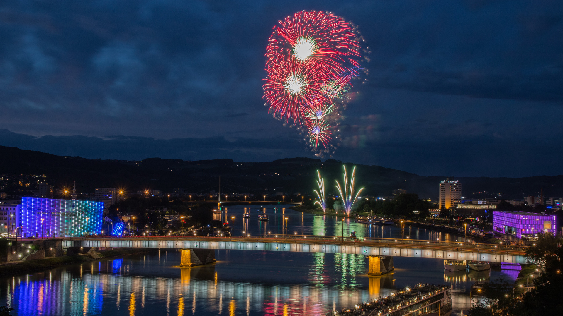 Donau in Flammen