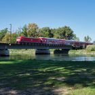 Donau-Isar-Express auf der Isarbrücke