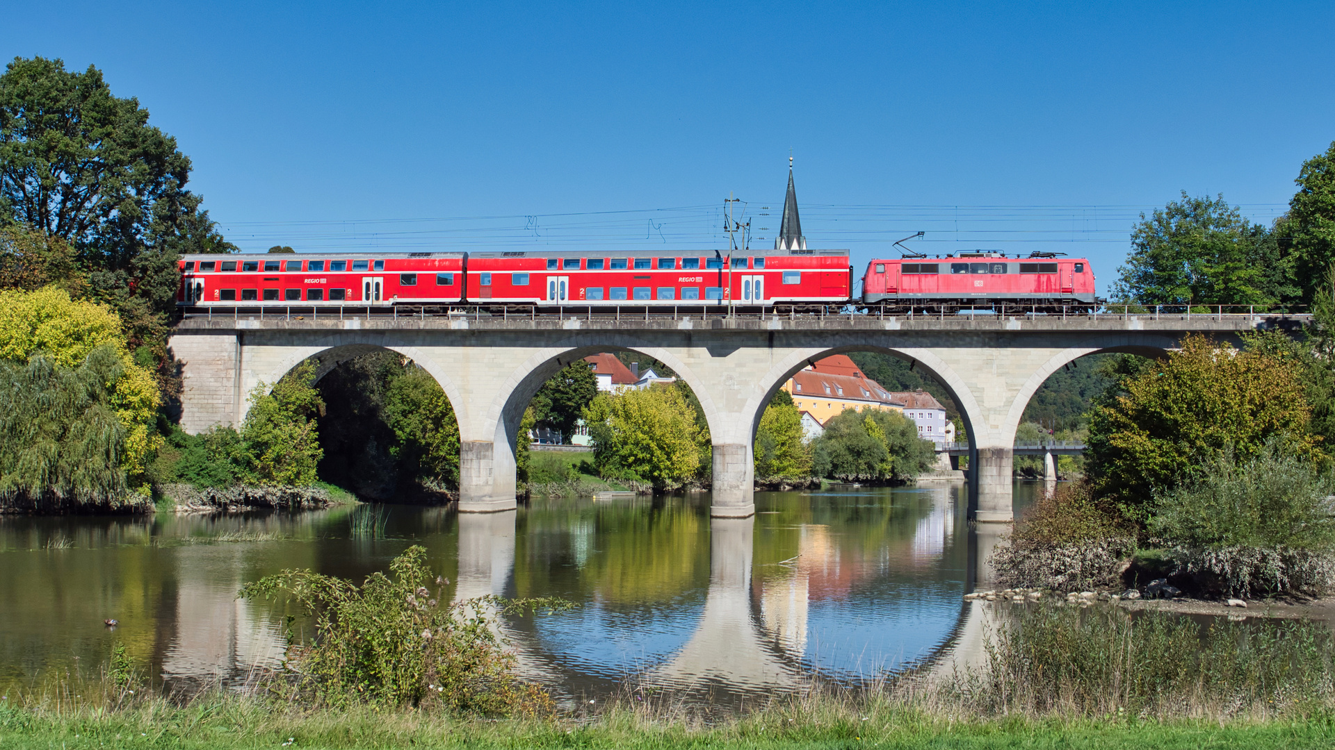 Donau-Isar-Express auf der Vilsbrücke