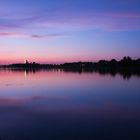 Donau mit dem Donauturm im Hintergrund