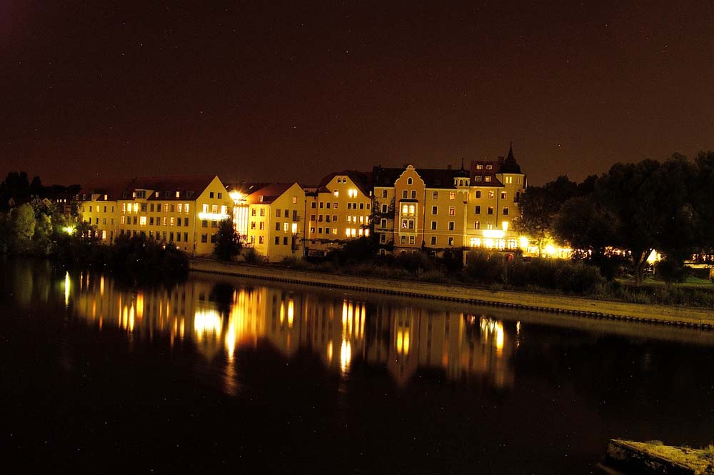 Donau / Regensburg bei Nacht