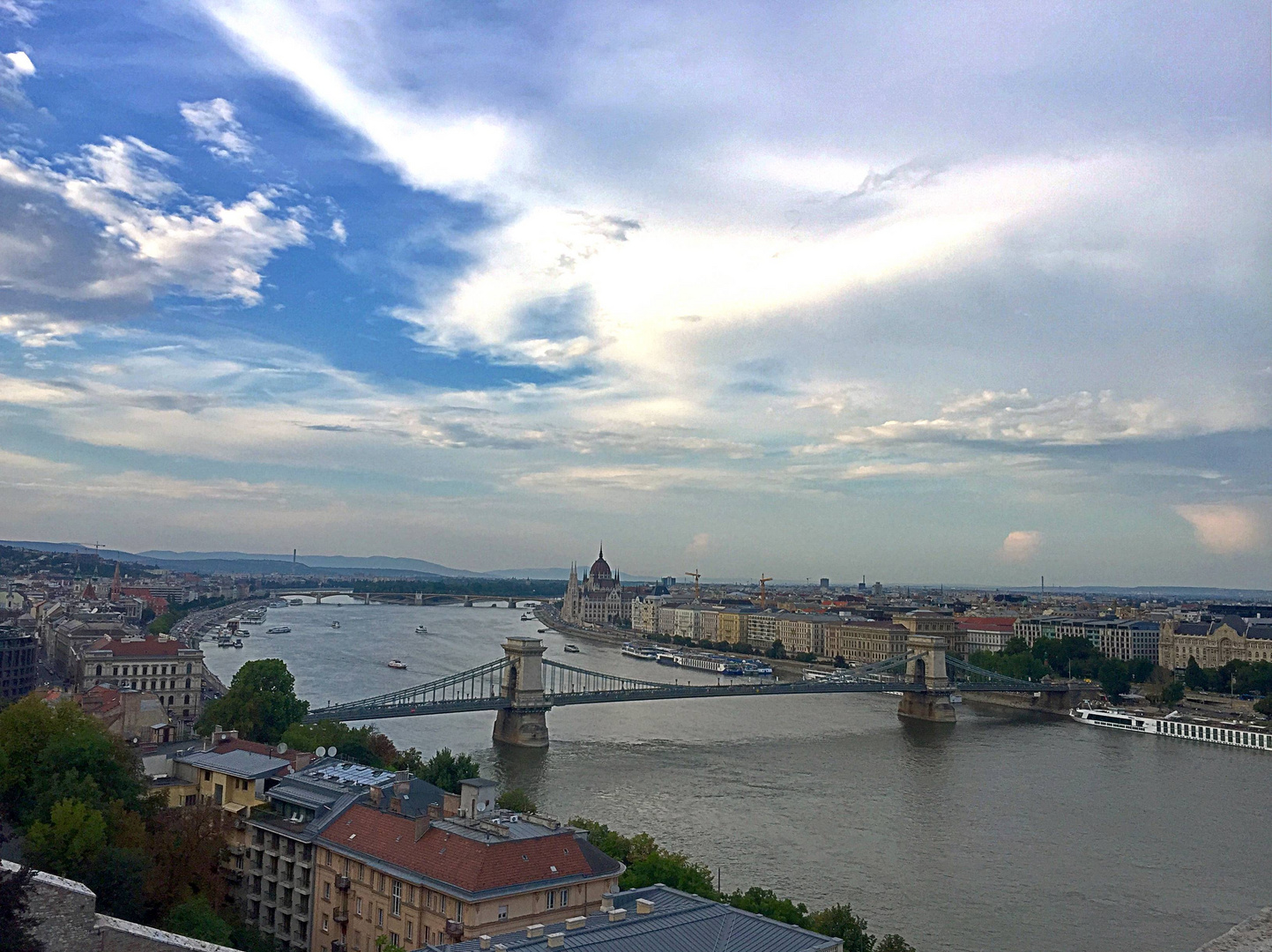 Donau zwischen Buda & Pest ...