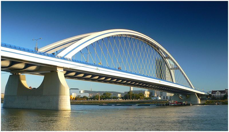 Donaubrücke APOLLO in Bratislava