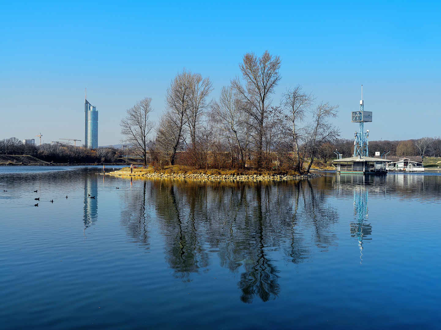 Donauinsel mit Blick Milleniumtower
