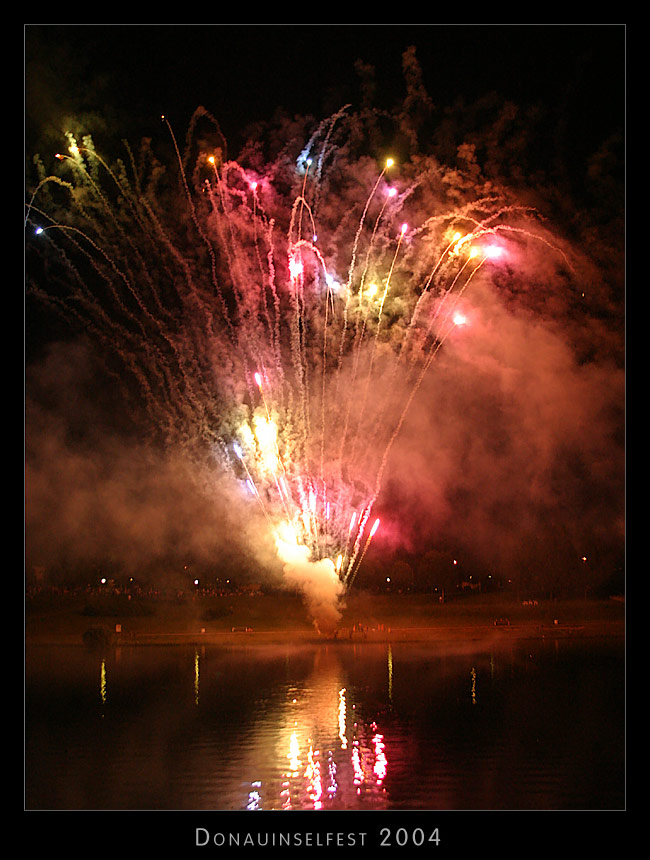 Donauinselfest 2004: Feuer frei!