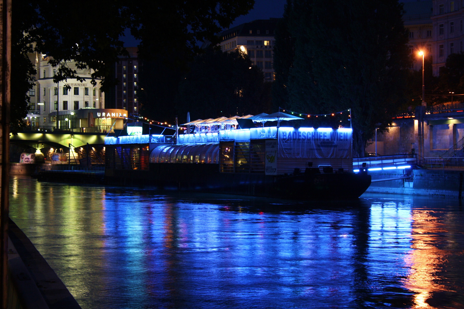 Donaukanal bei Nacht (Wien)