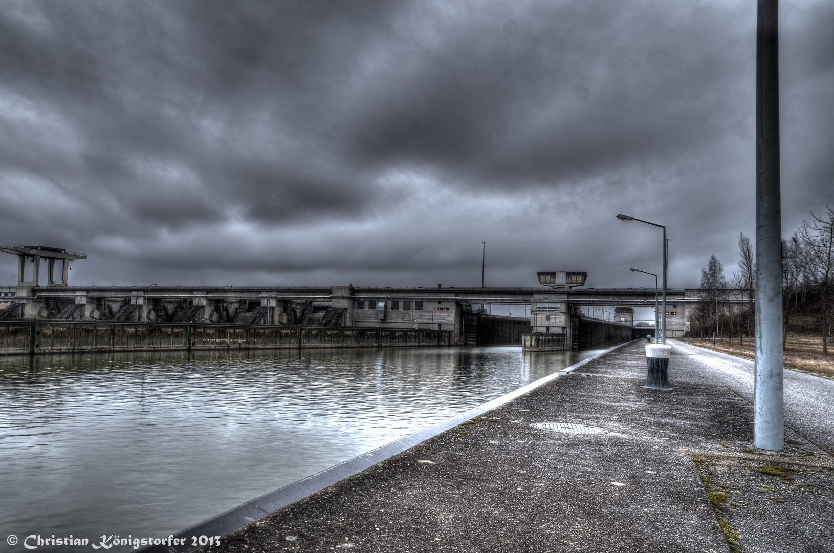 Donaukraftwerk und Schleuse in Asten