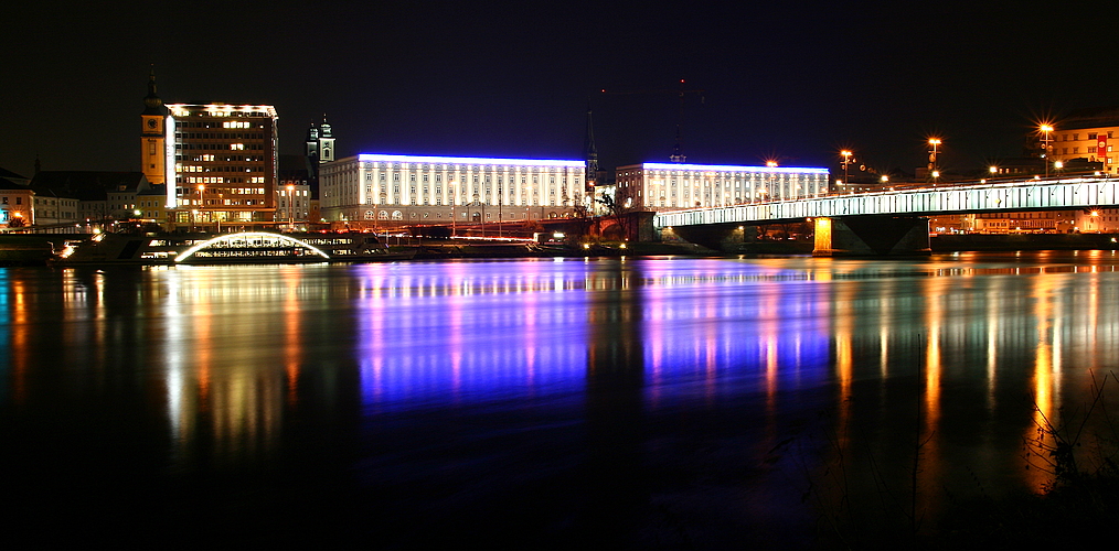 Donaulände@night