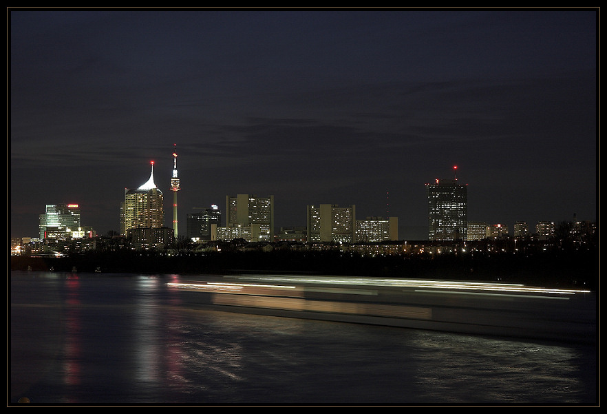 Donauplatte, UNO-City + Schiff ;-)