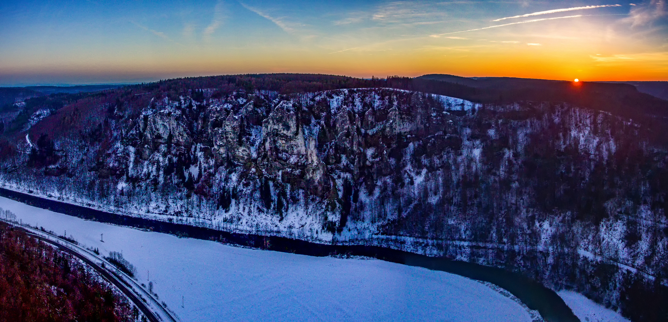 Donautal bei Gutenstein Sonnenuntergang Schnee 