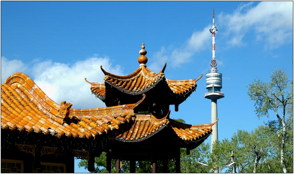 ... Donauturm und China-Food ...