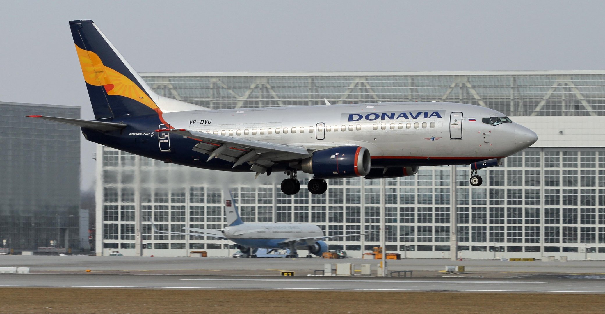 Donavia Boeing 737 landing in MUC