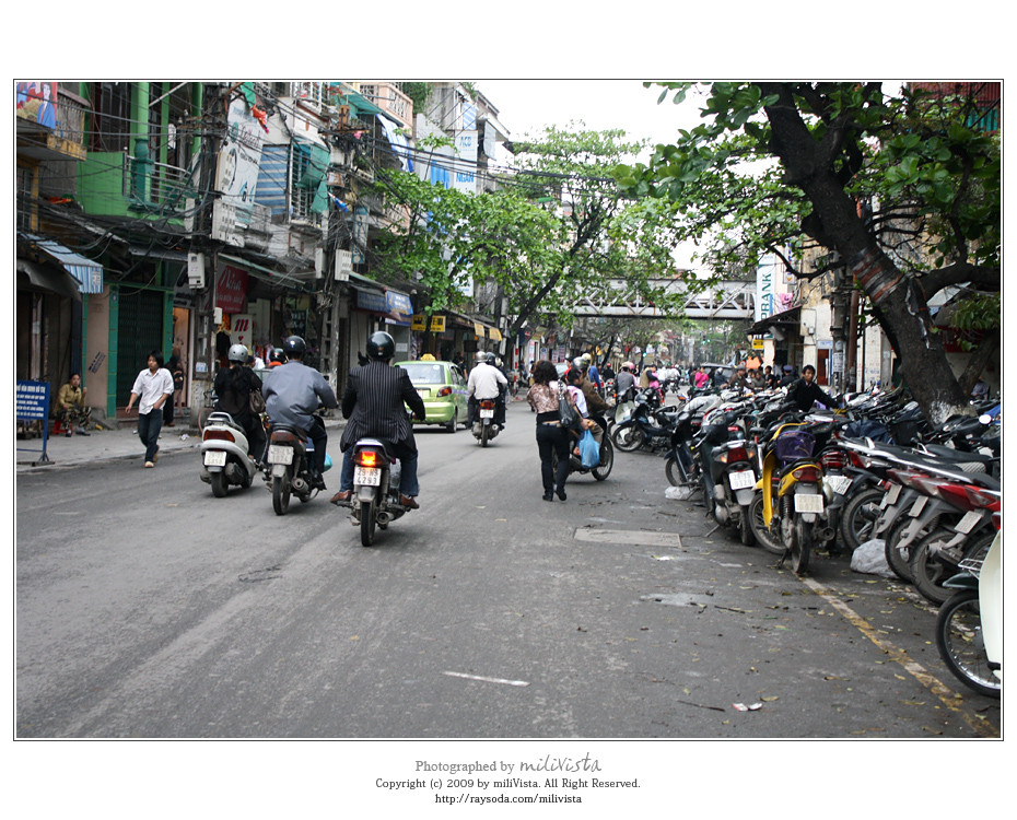 Dong Xuan Market 2