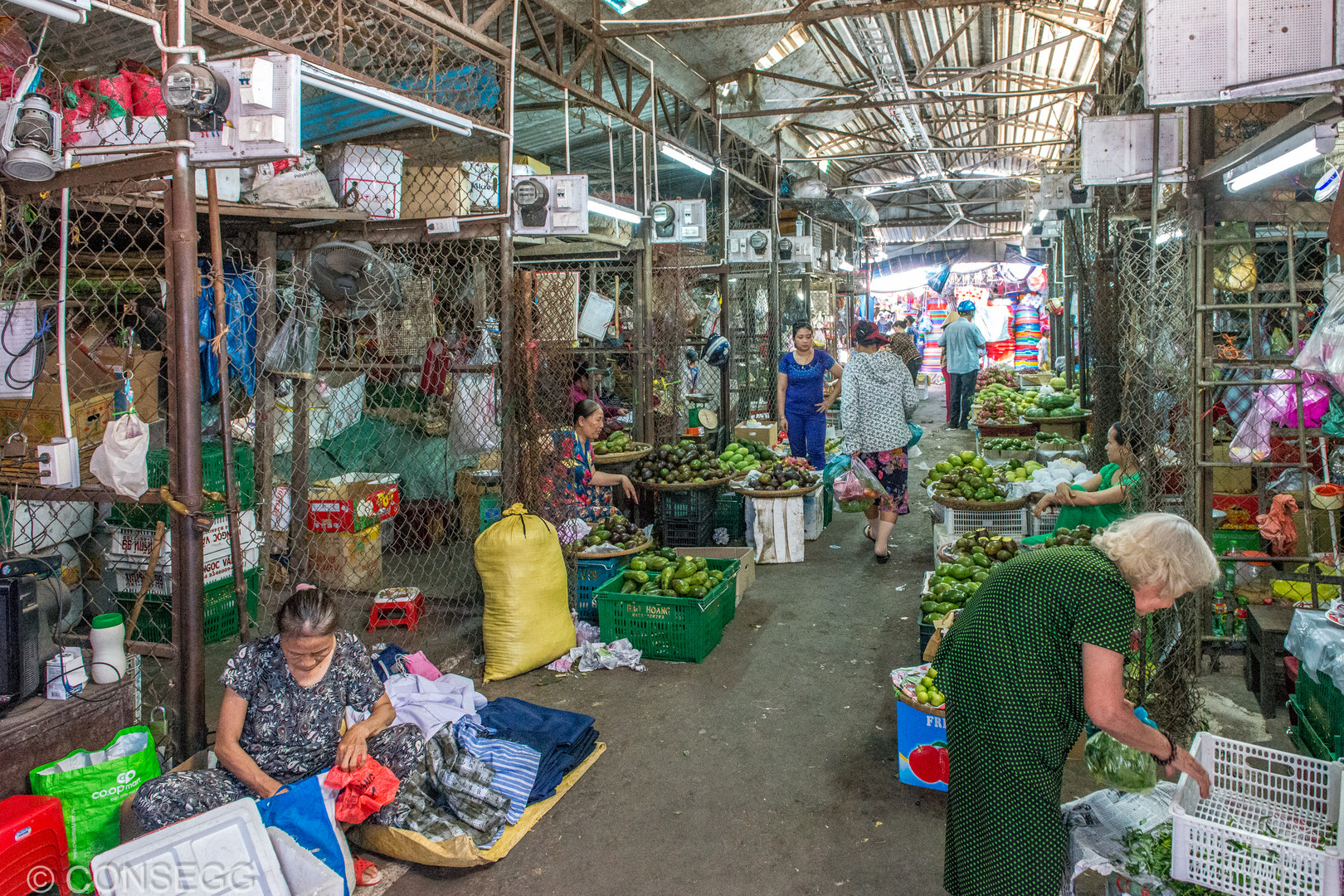 Dong-Xuan Markt Hanoi