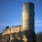 Donjon et remparts du château fort de Gavaudun