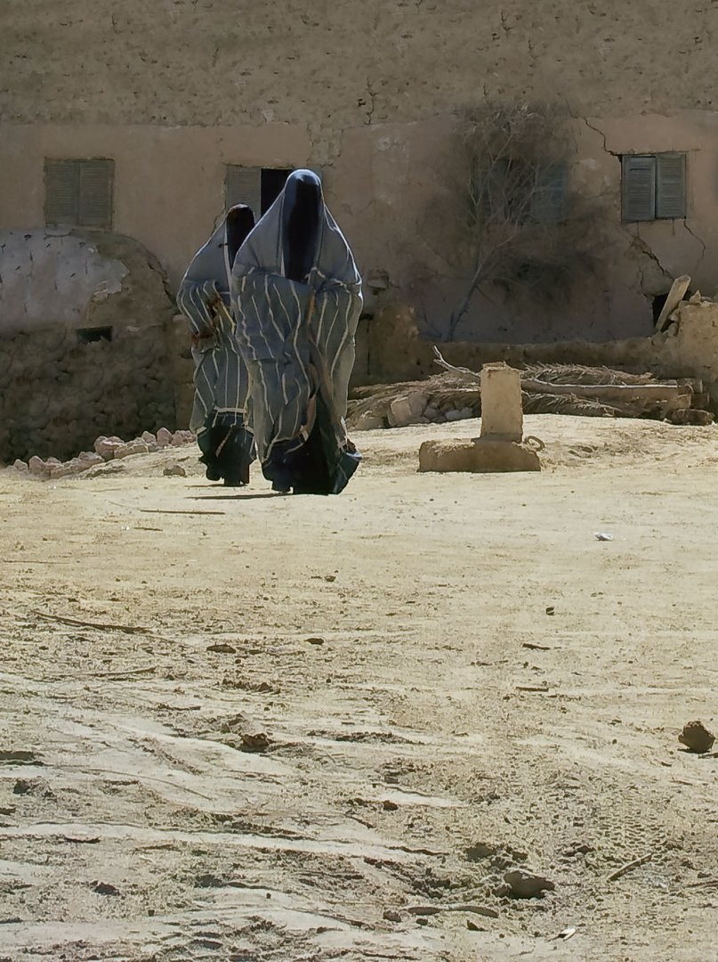 donne berbere nel deserto libico