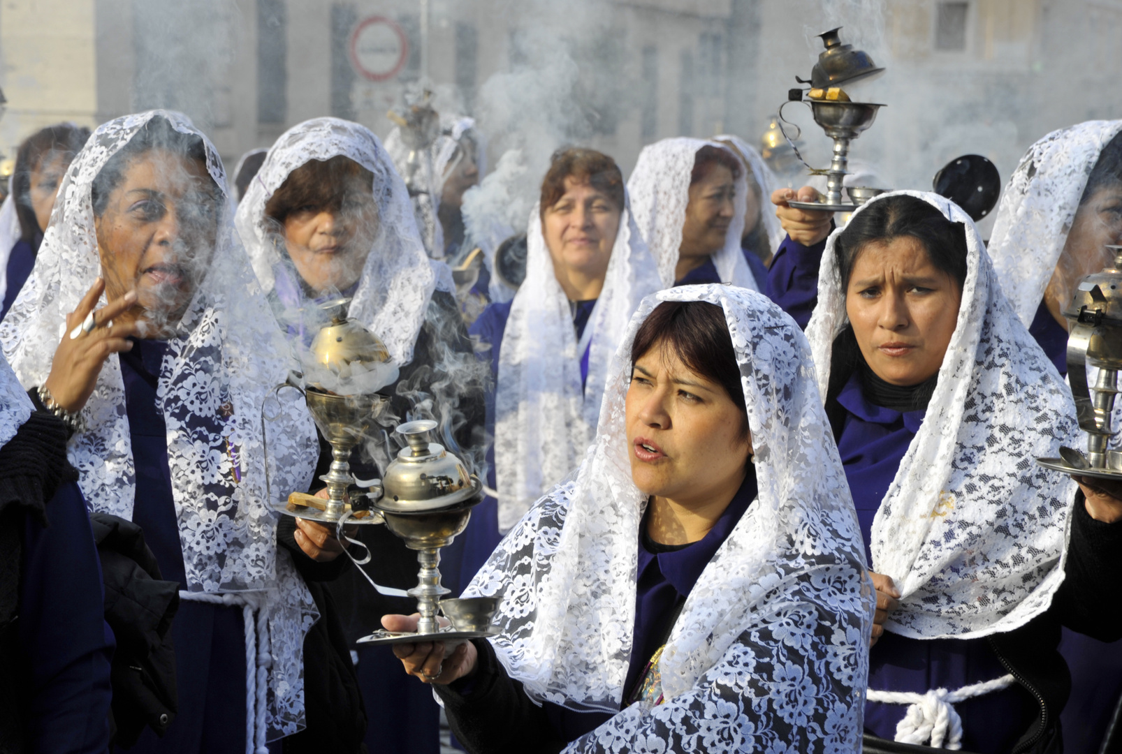 Donne in preghiera