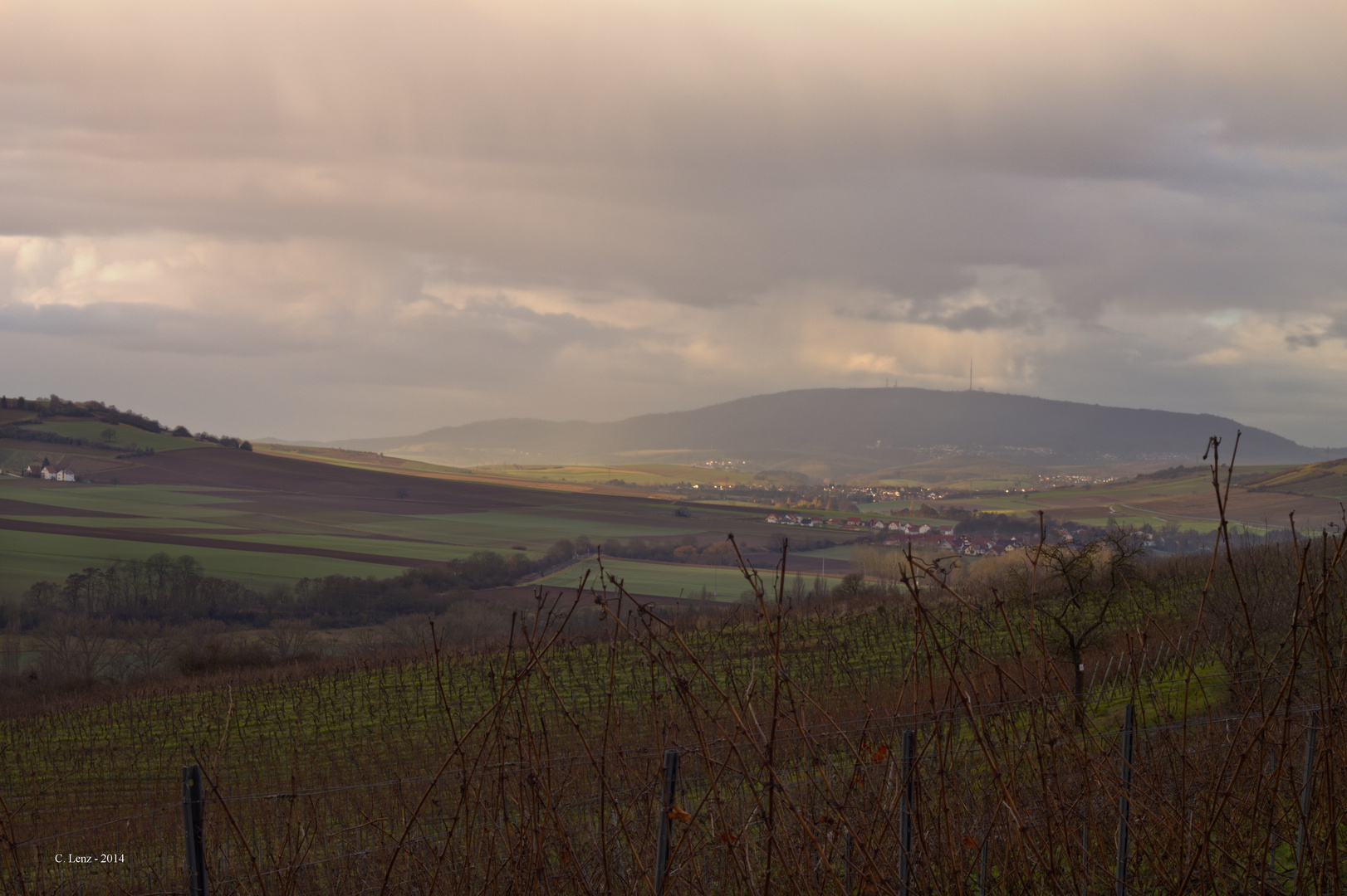 Donnersberg gesehen von Harxheim / Zell