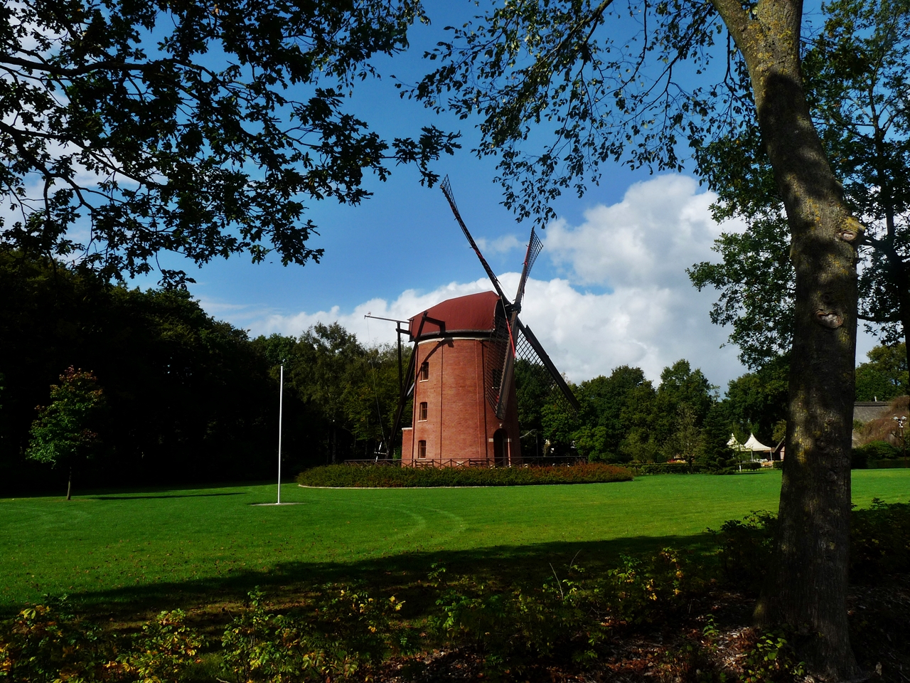 Donnerstag -Durchblick auf die Rügenwalder- Mühle