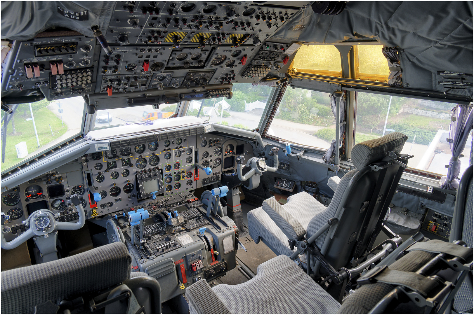 Donnerstag mit Durchblick -  Cockpit TRANSALL C-160 