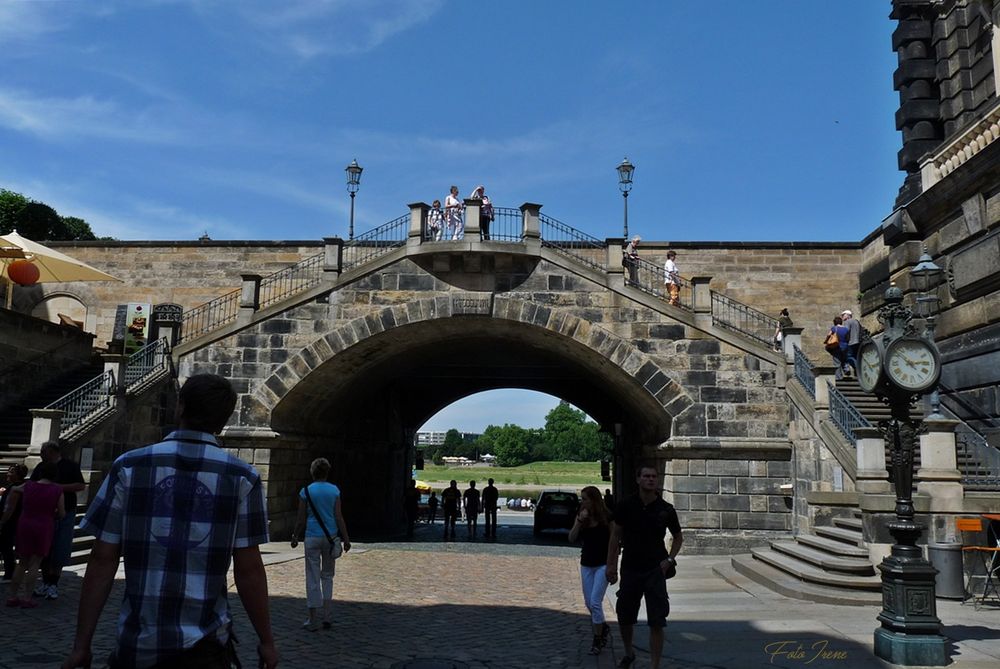 Donnerstag mit Durchblick ....Dresden -Brücke