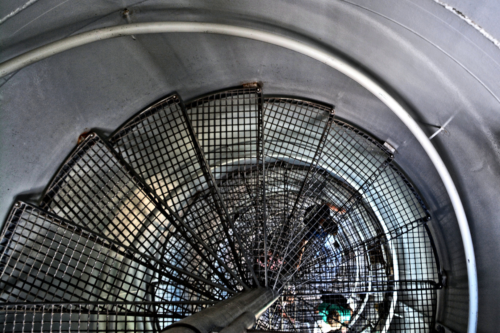 Donnerstag mit Durchblick - Durch- und Ausblick in das Treppenhaus und die Wendeltreppe ...