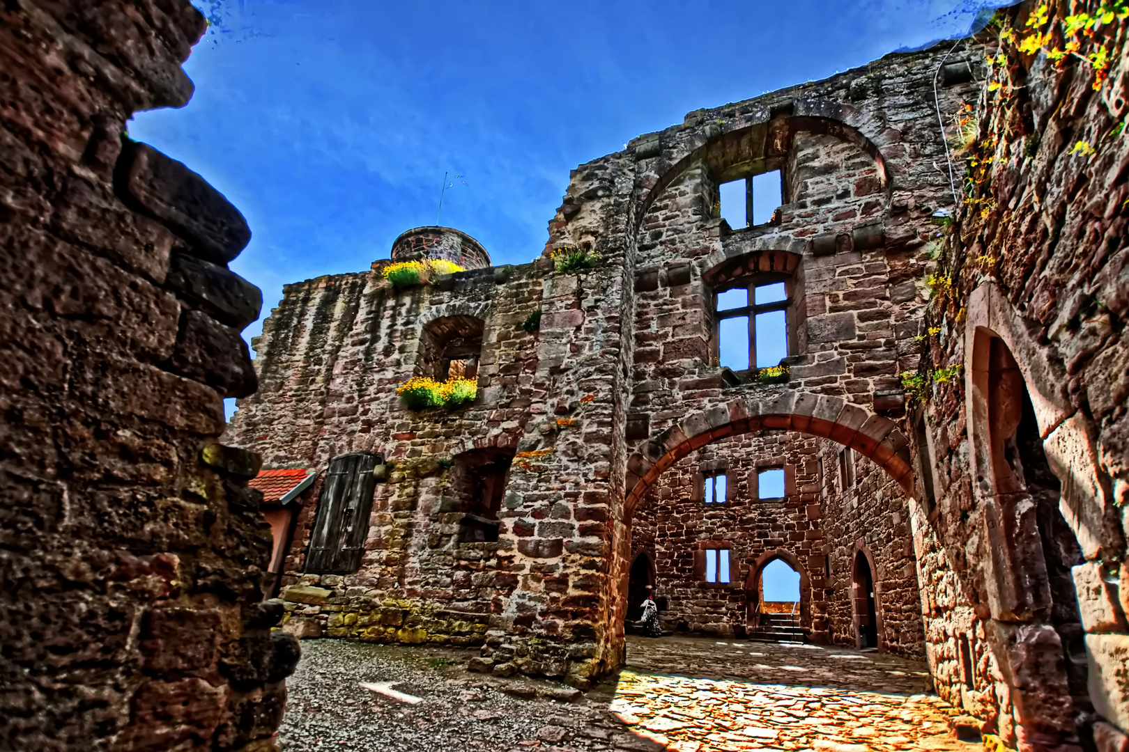 Donnerstag mit Durchblick - Durch- und Einblicke innerhalb der Burgruine Hanstein