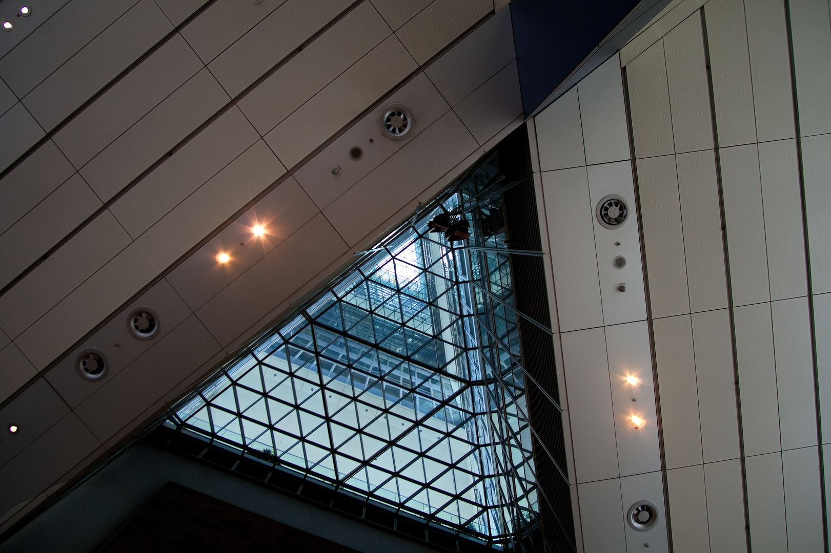 Donnerstag mit Durchblick - Durchblick im Gebäude der Commerzbank in Frankfurt am Main