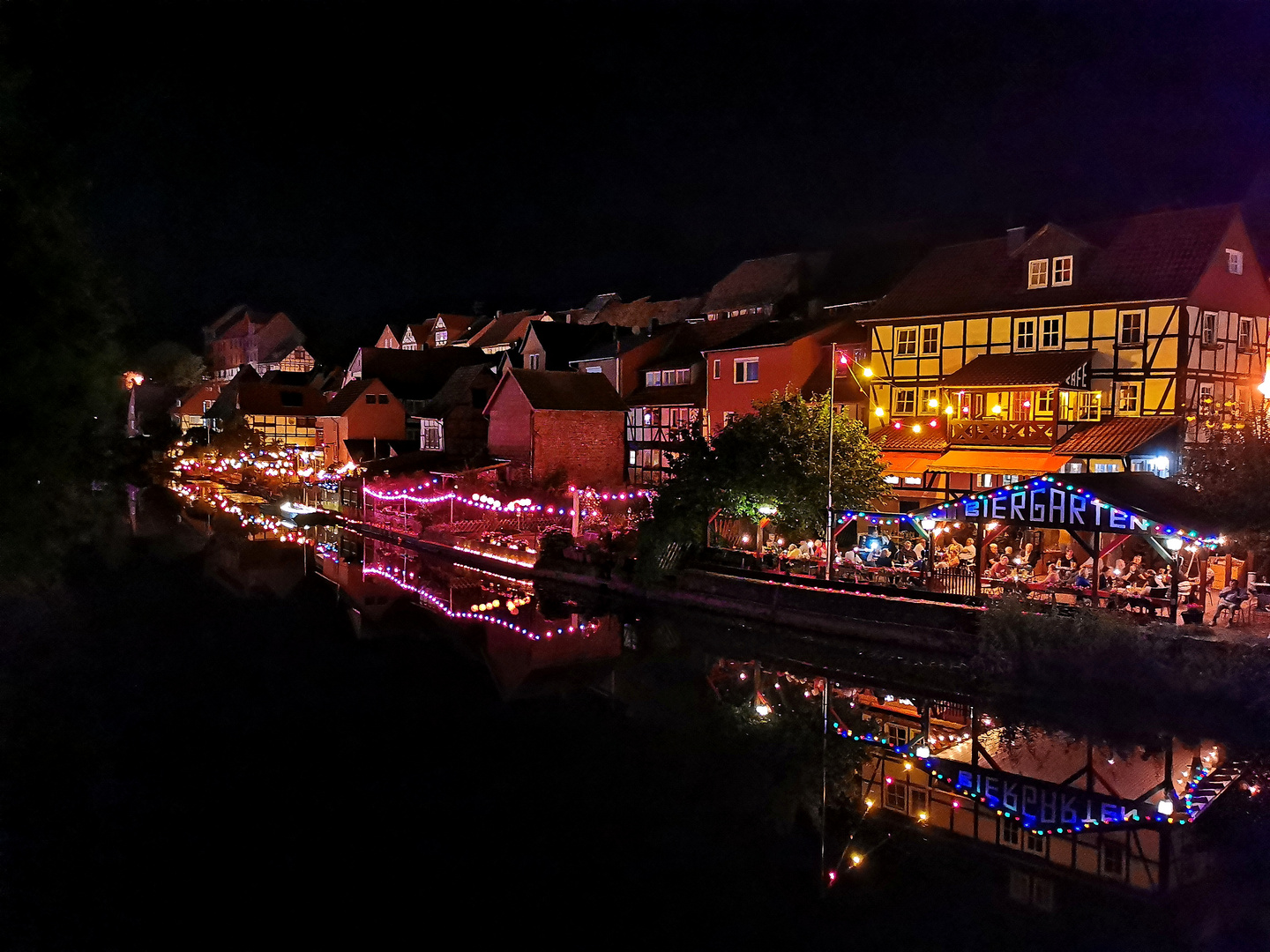 Donnerstag mit Durchblick - Durchblick und Ausblick in die Nacht